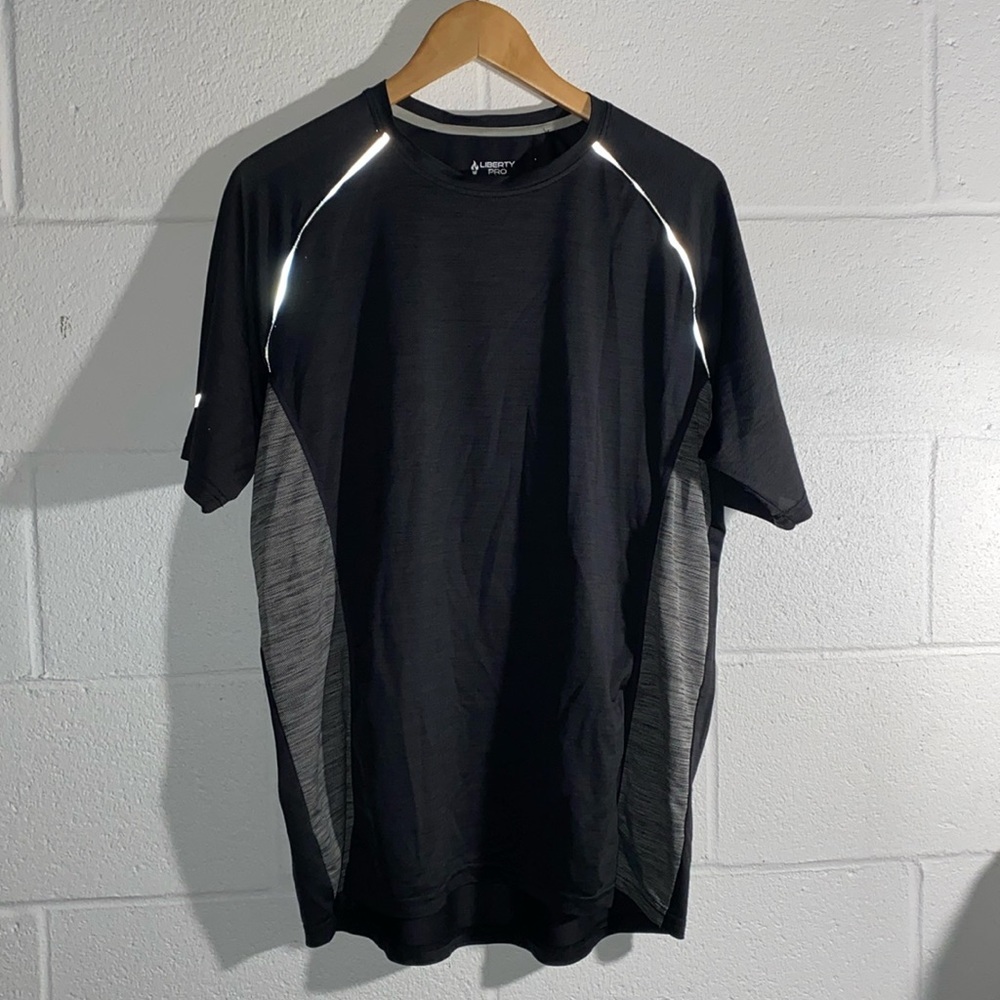 Liberty Pro Breathable Black Workout Short Sleeve Men’s Shirt size L